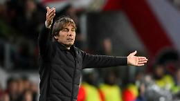 Antonio Conte e il Napoli: il tecnico dei partenopei ci sar&agrave; anche nella prossima stagione?
