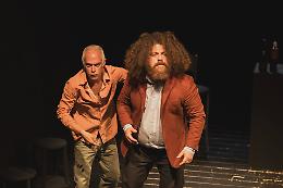 Tra un Drink e l'Altro il Teatro Mette a Nudo l'Ego