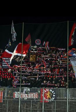 La notte d&rsquo;amore &egrave; rossobl&ugrave;: 330 chilometri per sentirsi vivi