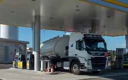 Emergenza carburanti, Unatras minaccia il fermo nazionale dell&rsquo;autotrasporto