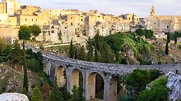 Il deserto dei vicini: Gravina la contromisura muta del Calvario 