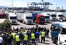 Italia appesa ai camion: cinque giorni di sciopero possono paralizzare il Paese 