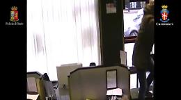 Ecco il video che ha incastrato i due rapinatori della Banca Popolare di Puglia e Basilicata 