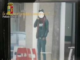 "La mia pistola è sempre pronta": ecco le immagini del tunisino arrestato a Foggia 