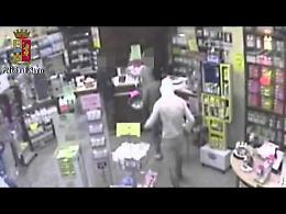 Il VIDEO della rapina alla farmacia "Prencipe" di Foggia