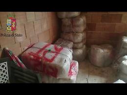 Ecco le immagini shock all'interno  deposito della droga sul Gargano
