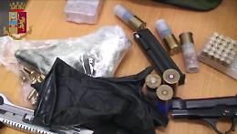 Kalashnikov, pistole e munizioni: l'arsenale della mala scoperto dalla Polizia a San Severo