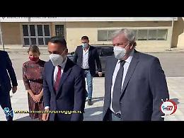Emiliano accoglie Di Maio alla Fiera del Levante: «Massima collaborazione dalla Puglia»