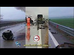 Terribile incidente stradale sulla Potenza-Candela: due persone carbonizzate. Le immagini in esclusiva