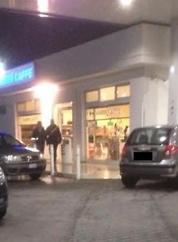 A14: banditi incappucciati ed armati rapinano area di servizio