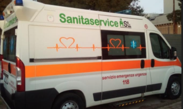 A Foggia soccorritori aggrediti dai parenti di un donna morta durante il trasporto in ospedale