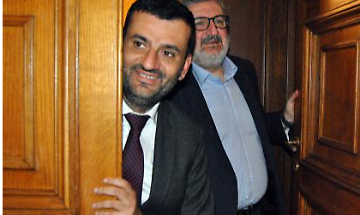 Decaro prepara la giunta della Befana in Puglia, Emiliano potrebbe essere "nella calza"