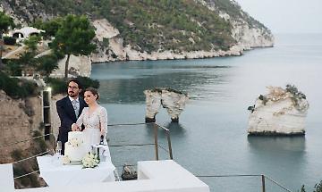 E' Baia dei Faraglioni sul Gargano la meta preferita dei matrimoni stranieri: vengono a sposarsi persino dall'Australia