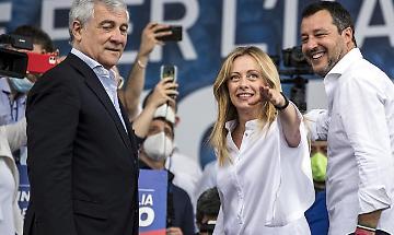 Il centrodestra cala gli assi per le elezioni regionali in Puglia: arrivano insieme Meloni, Salvini e Tajani per Lobuono