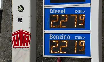 Prezzi dei carburanti in salita, in Basilicata benzina tra le pi&ugrave; care d&rsquo;Italia: ira del Codacons