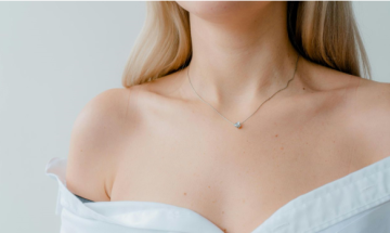 Accessori senza tempo: quali gioielli non passano mai di moda