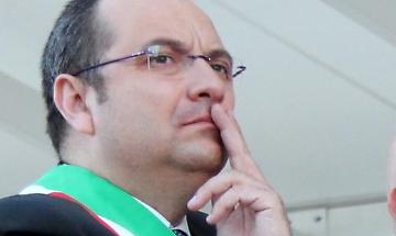 Angelo Riccardi non vede nessuno: a Manfredonia, il sindaco è ancora lui
