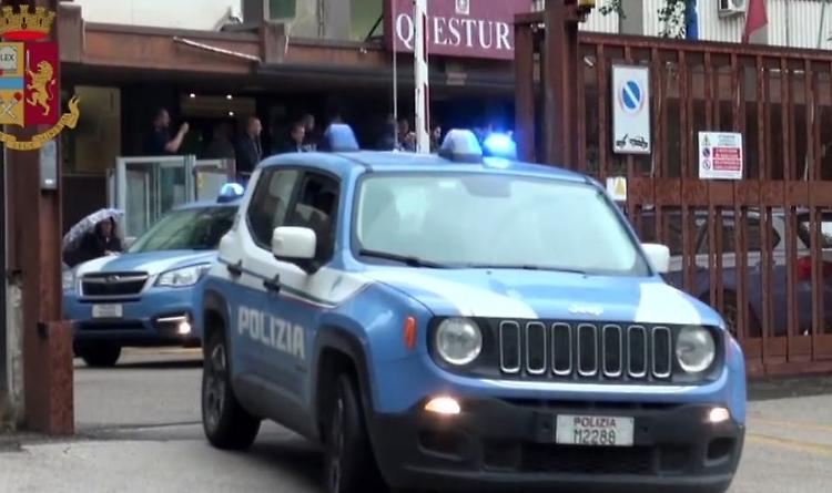 Due balordi a Foggia rapinano anziano in carrozzina