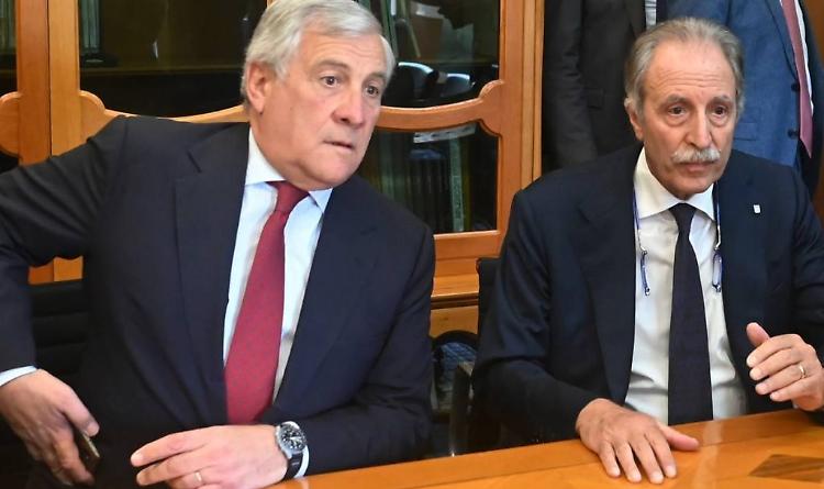 Tajani rilancia il modello Basilicata per le elezioni a Roma, Milano, Torino e va allo scontro con Salvini su Consob