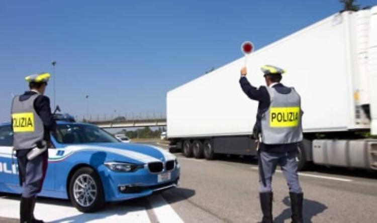 Cerignola, rapina violenta a un tir carico di carne