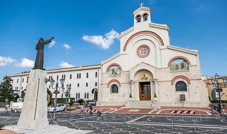 Pietrelcina attrae pi&ugrave; turisti di San Giovanni Rotondo: in 20mila alla Pasquetta per Padre Pio